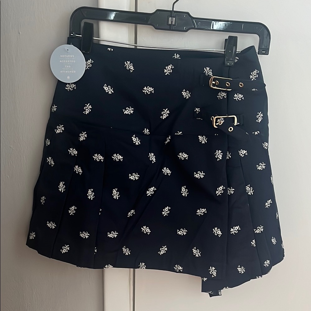 Hill House Navy and White mini skirt
